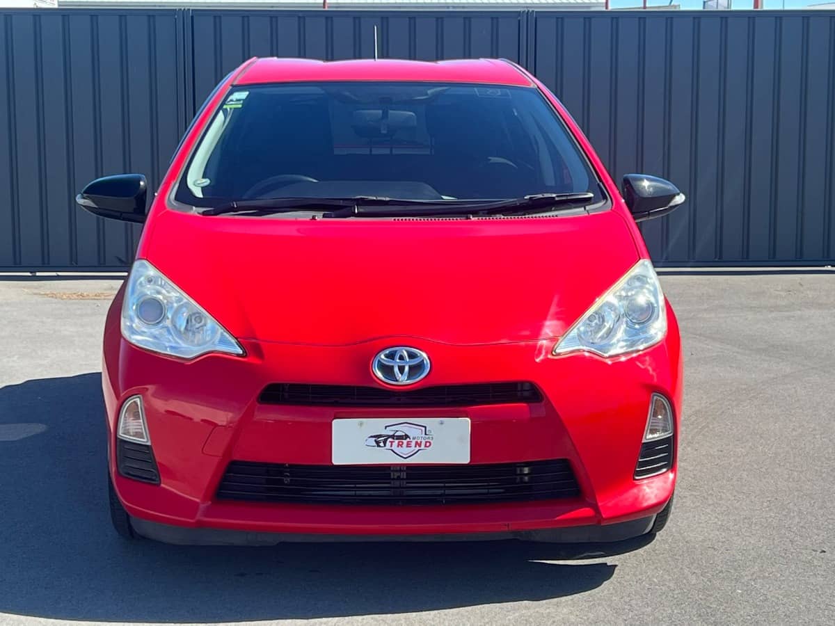 2014 Toyota Aqua photo 2
