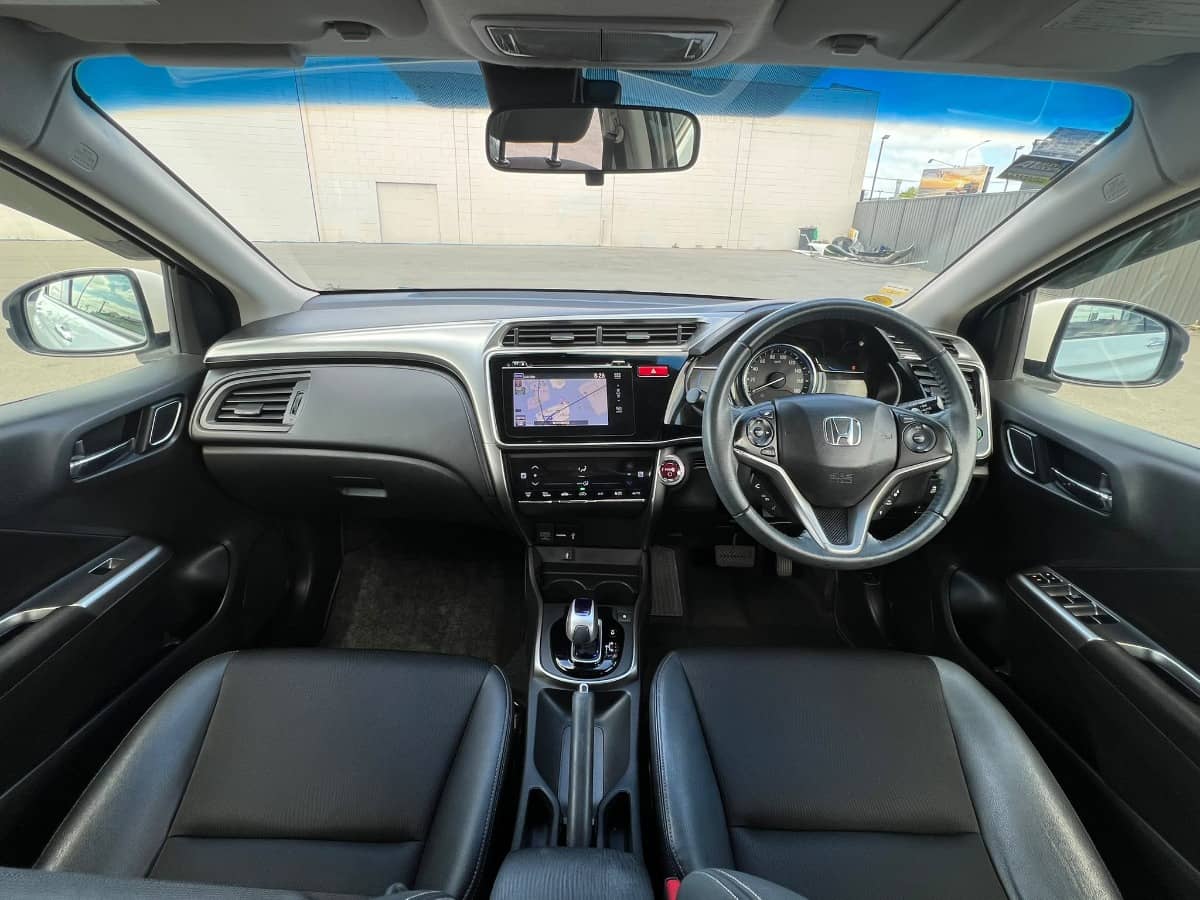 2015 Honda Grace photo 12