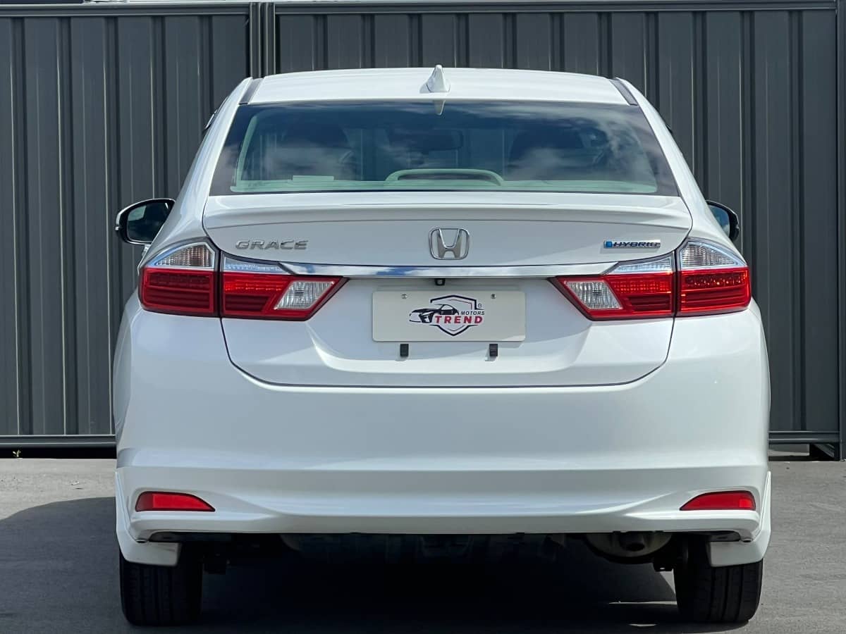 2015 Honda Grace photo 6