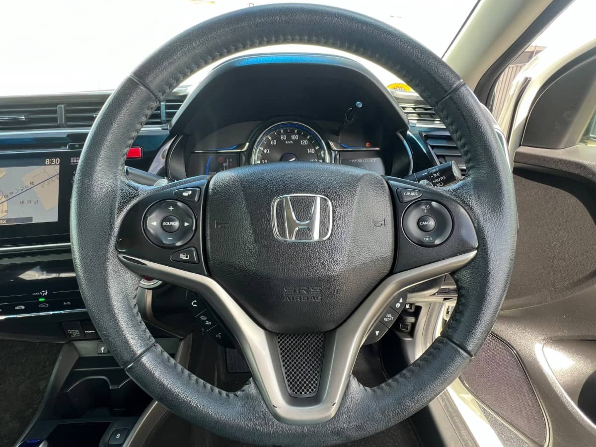 2015 Honda Grace photo 13