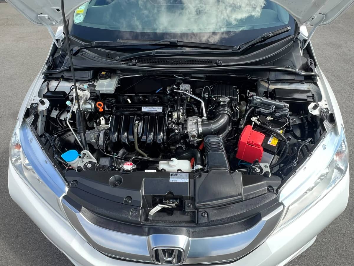 2015 Honda Grace photo 18