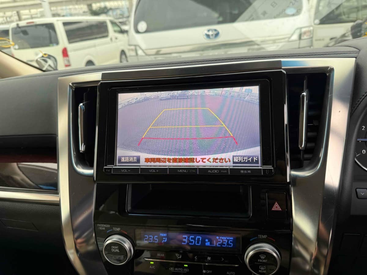 2015 Toyota Alphard photo 6