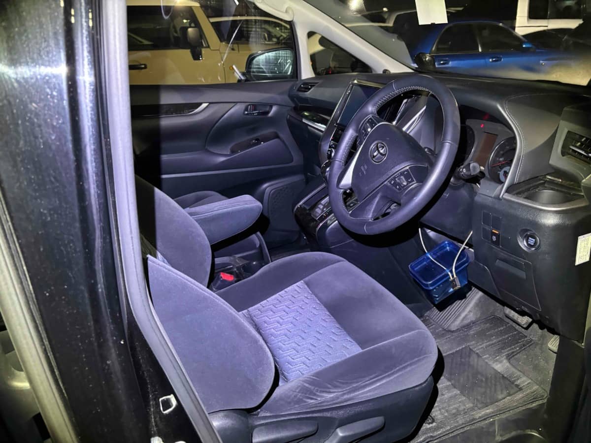 2017 Toyota Vellfire photo 5