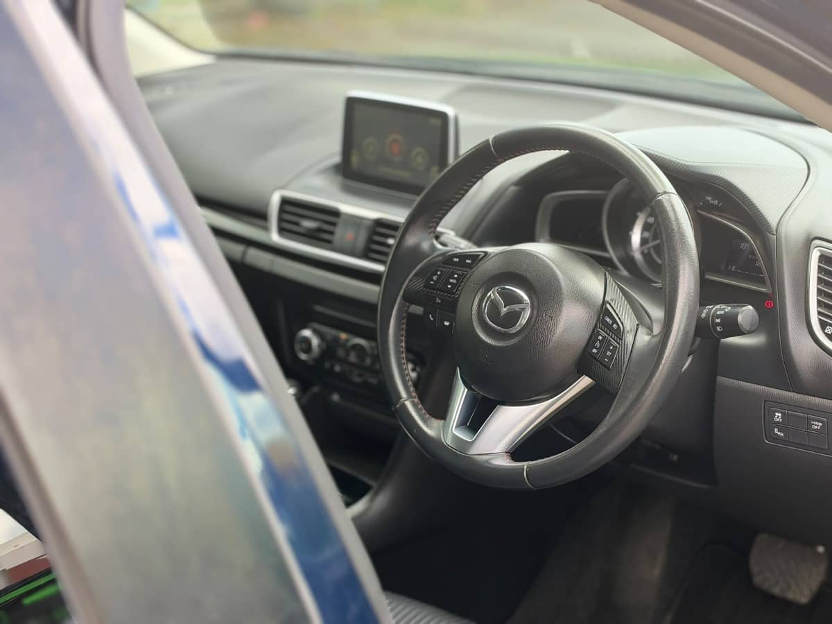 2016 Mazda Axela photo 12