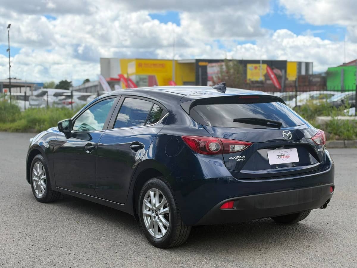 2016 Mazda Axela photo 7