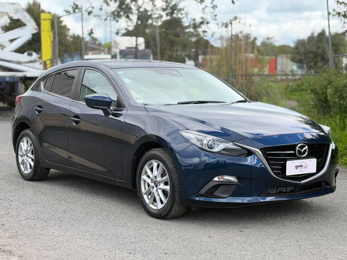 2016 Mazda Axela photo 4