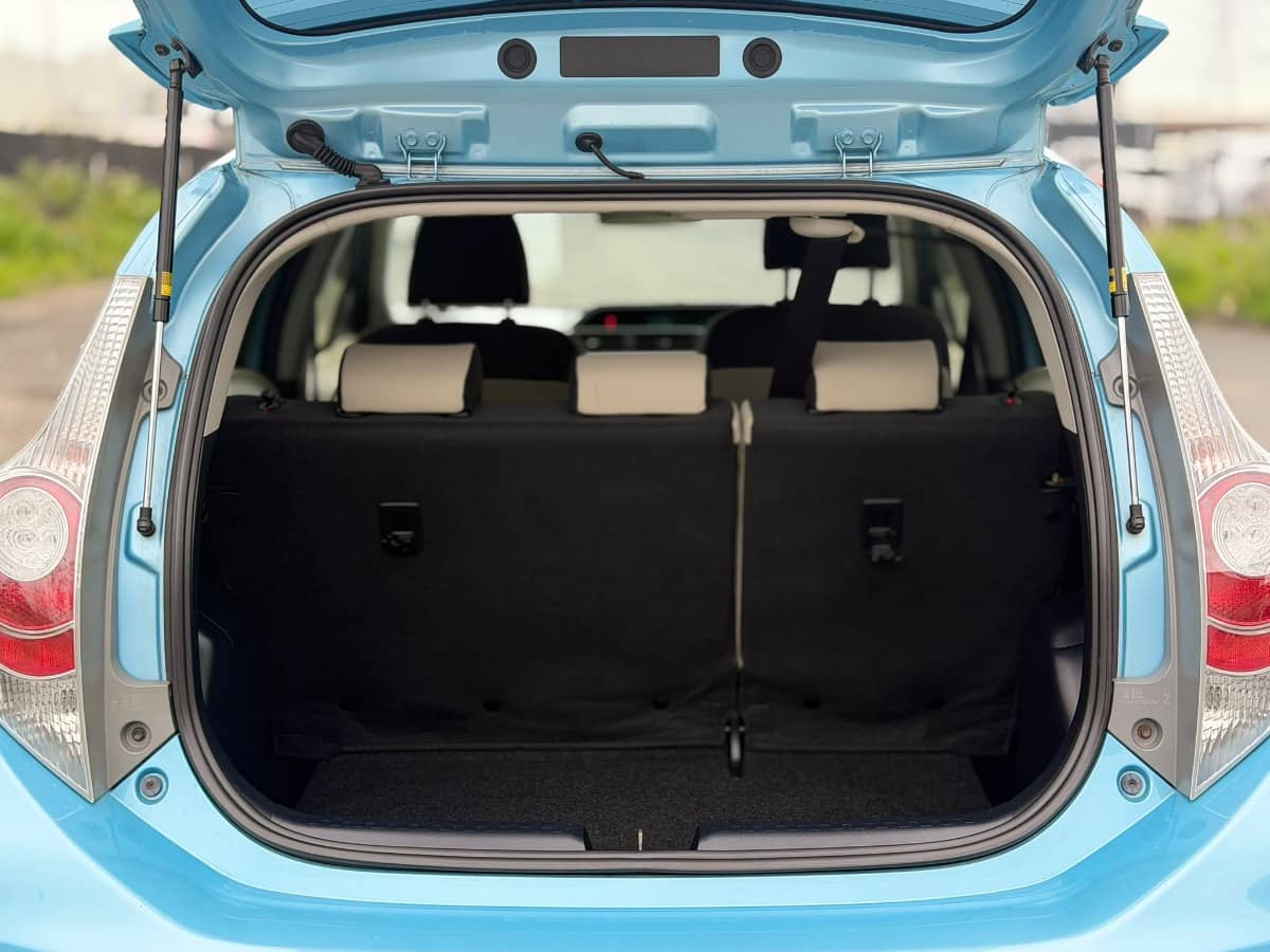 2012 Toyota Aqua photo 9