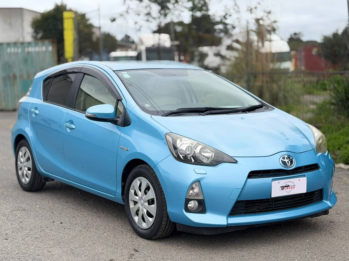 2012 Toyota Aqua photo 3