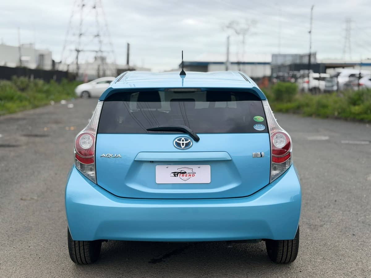 2012 Toyota Aqua photo 8