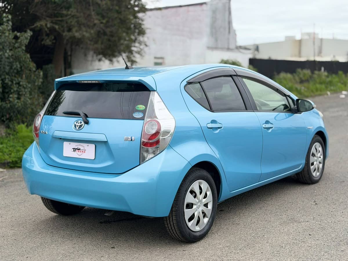 2012 Toyota Aqua photo 5