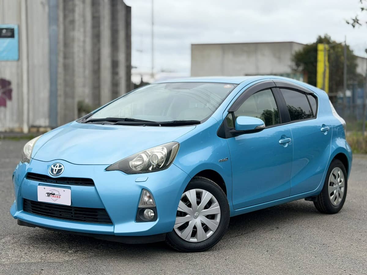 2012 Toyota Aqua photo 1