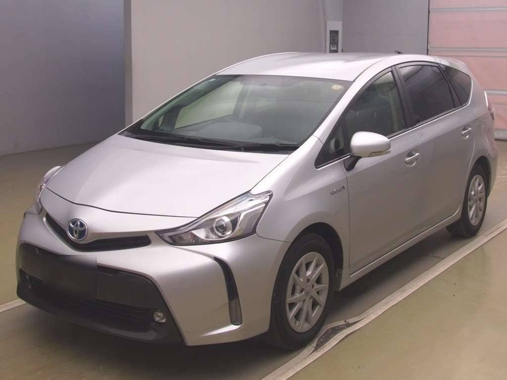 2015 Toyota Prius photo 2
