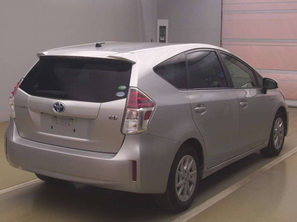 2015 Toyota Prius photo 4