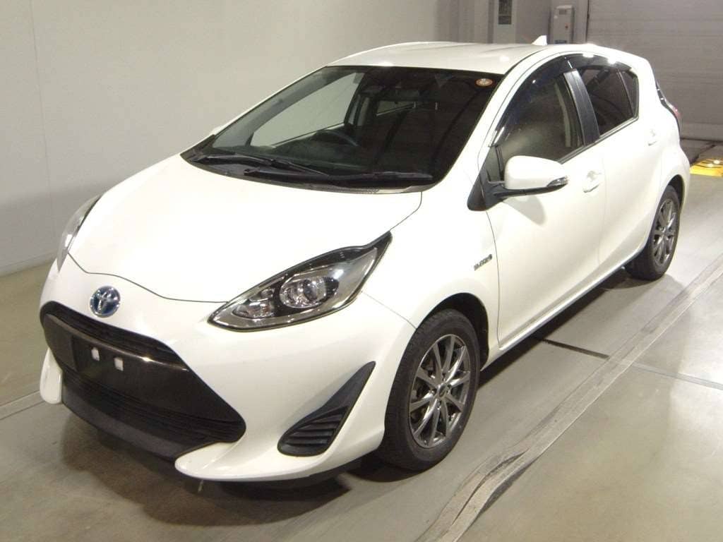 2017 Toyota Aqua photo 1