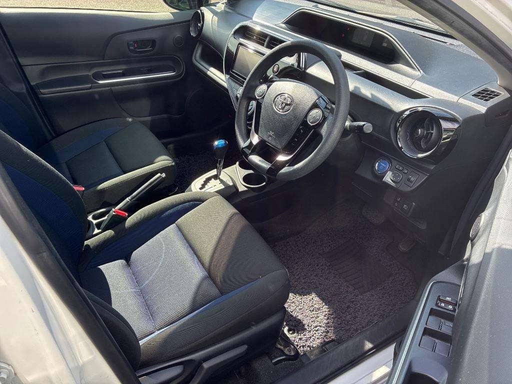 2017 Toyota Aqua photo 5
