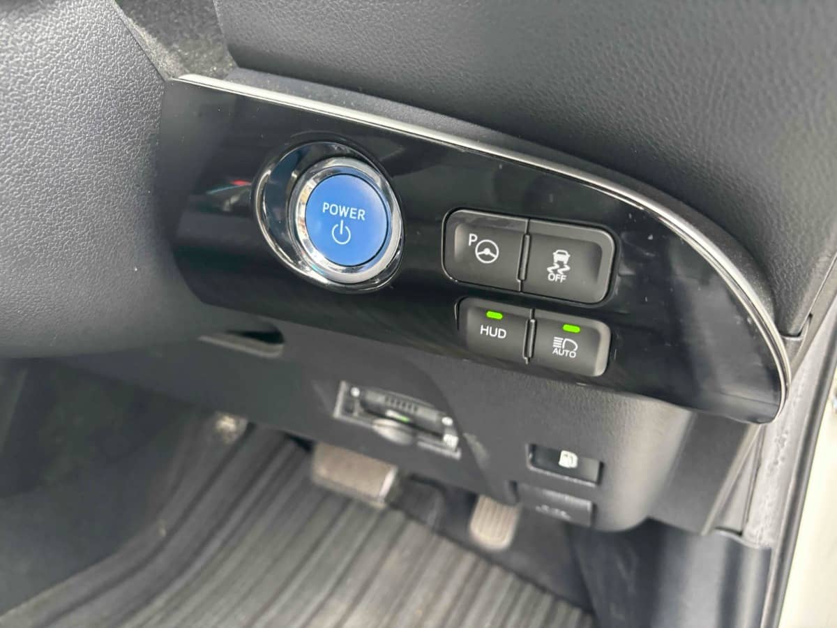 2017 Toyota Prius photo 12