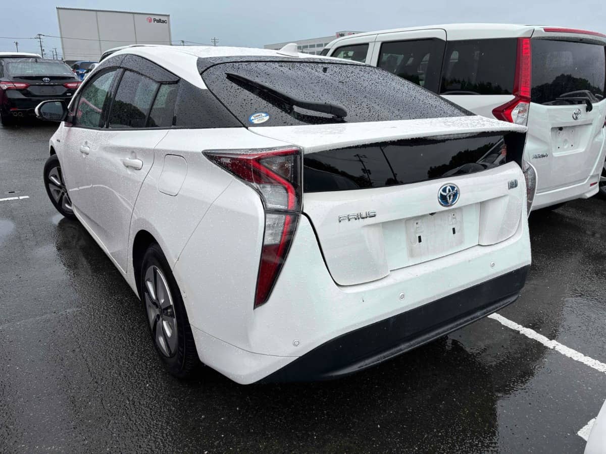 2017 Toyota Prius photo 8
