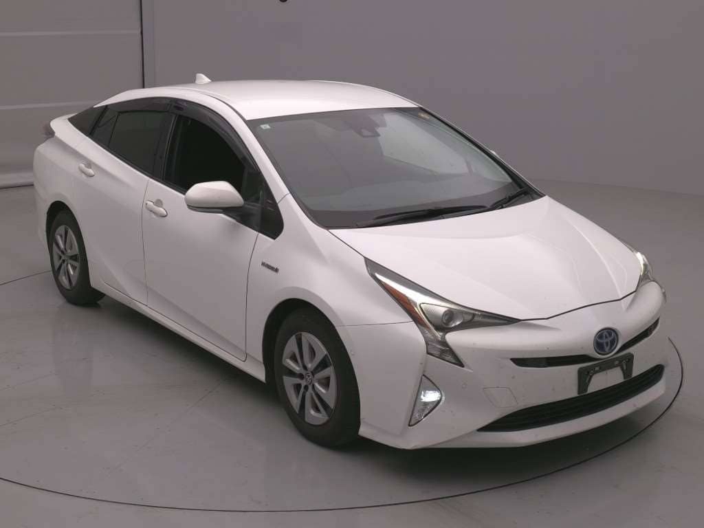 2017 Toyota Prius photo 2