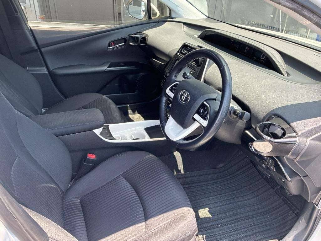2017 Toyota Prius photo 9