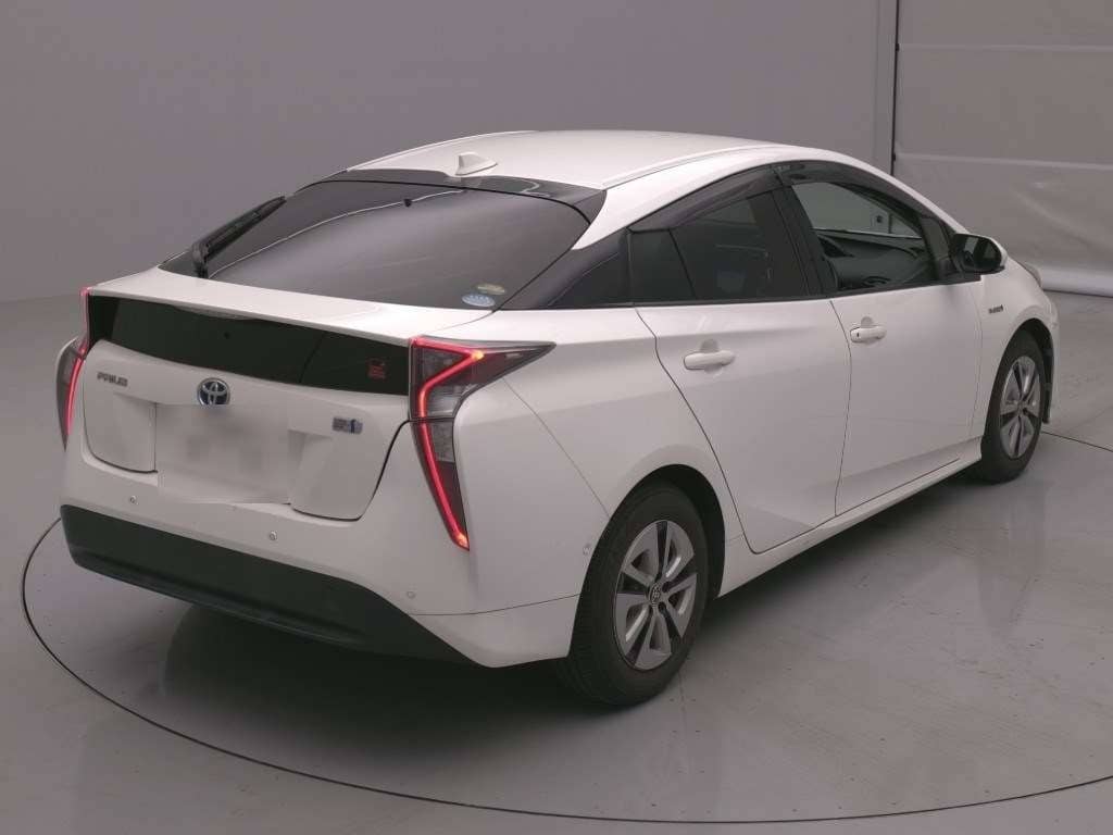 2017 Toyota Prius photo 4