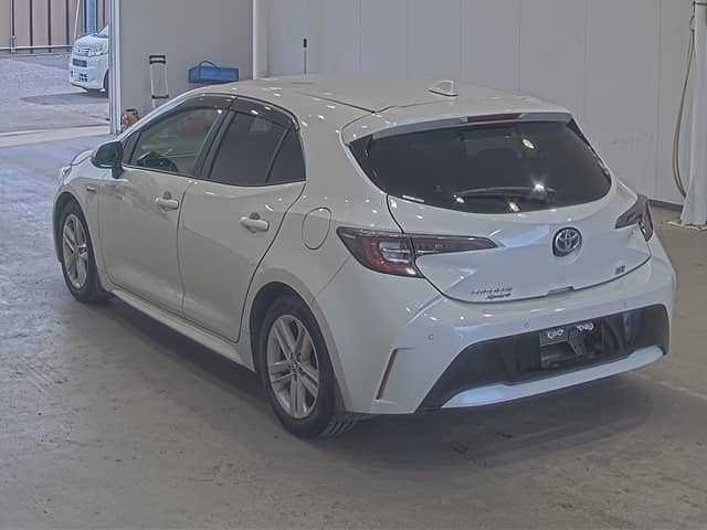 2018 Toyota Corolla photo 2