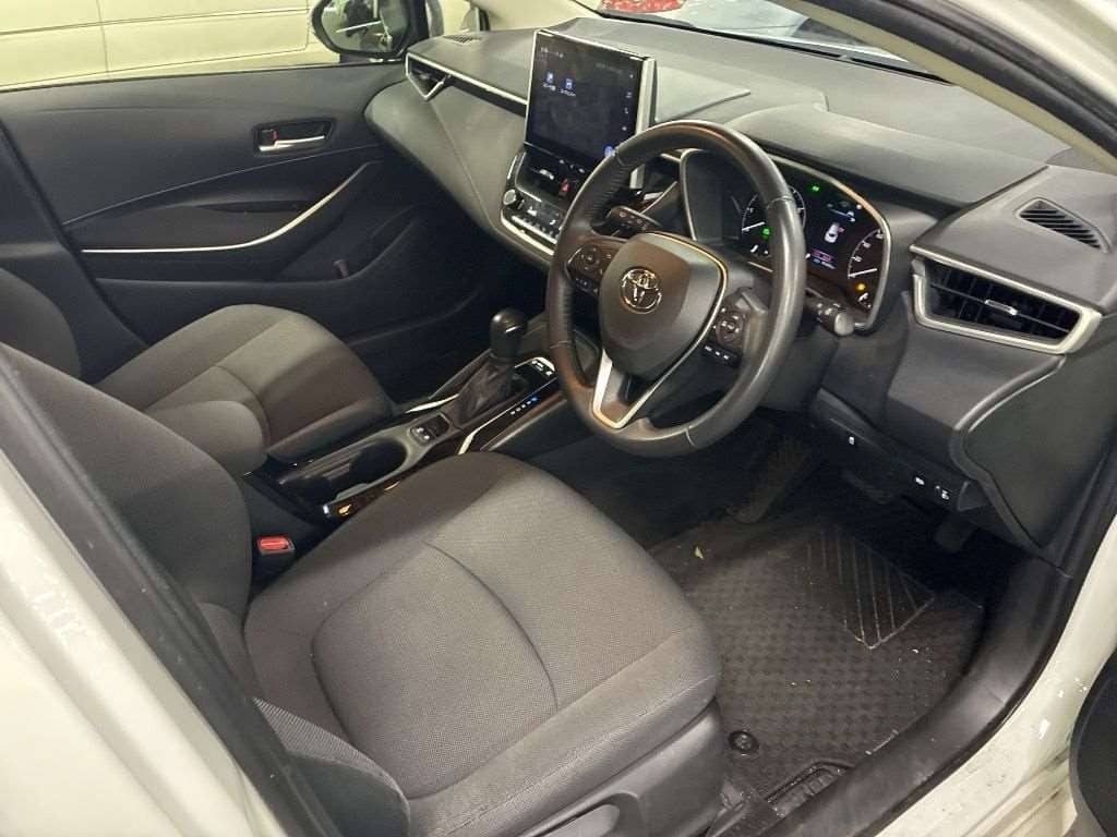 2023 Toyota Corolla photo 7