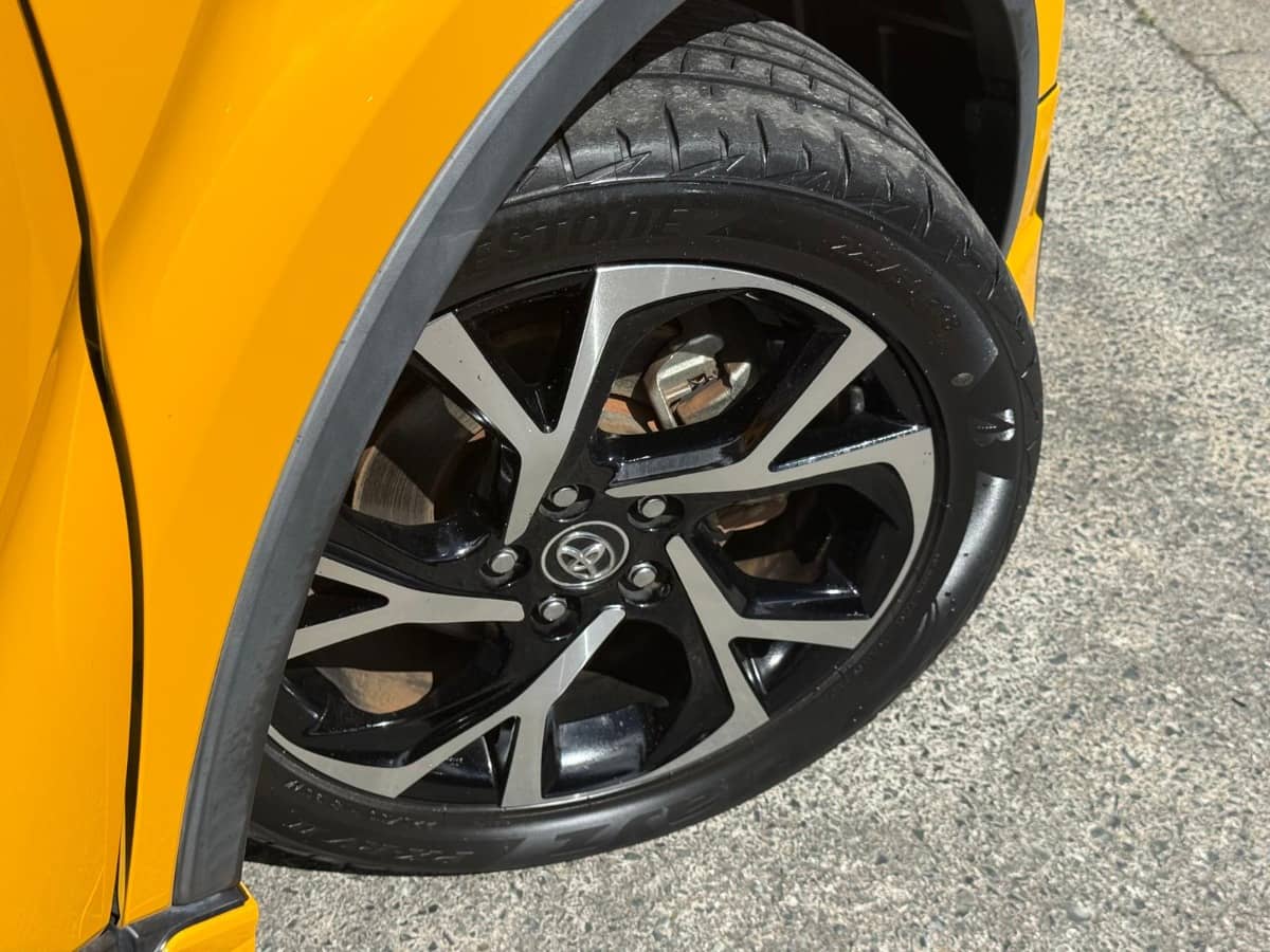 2017 Toyota C-HR photo 15