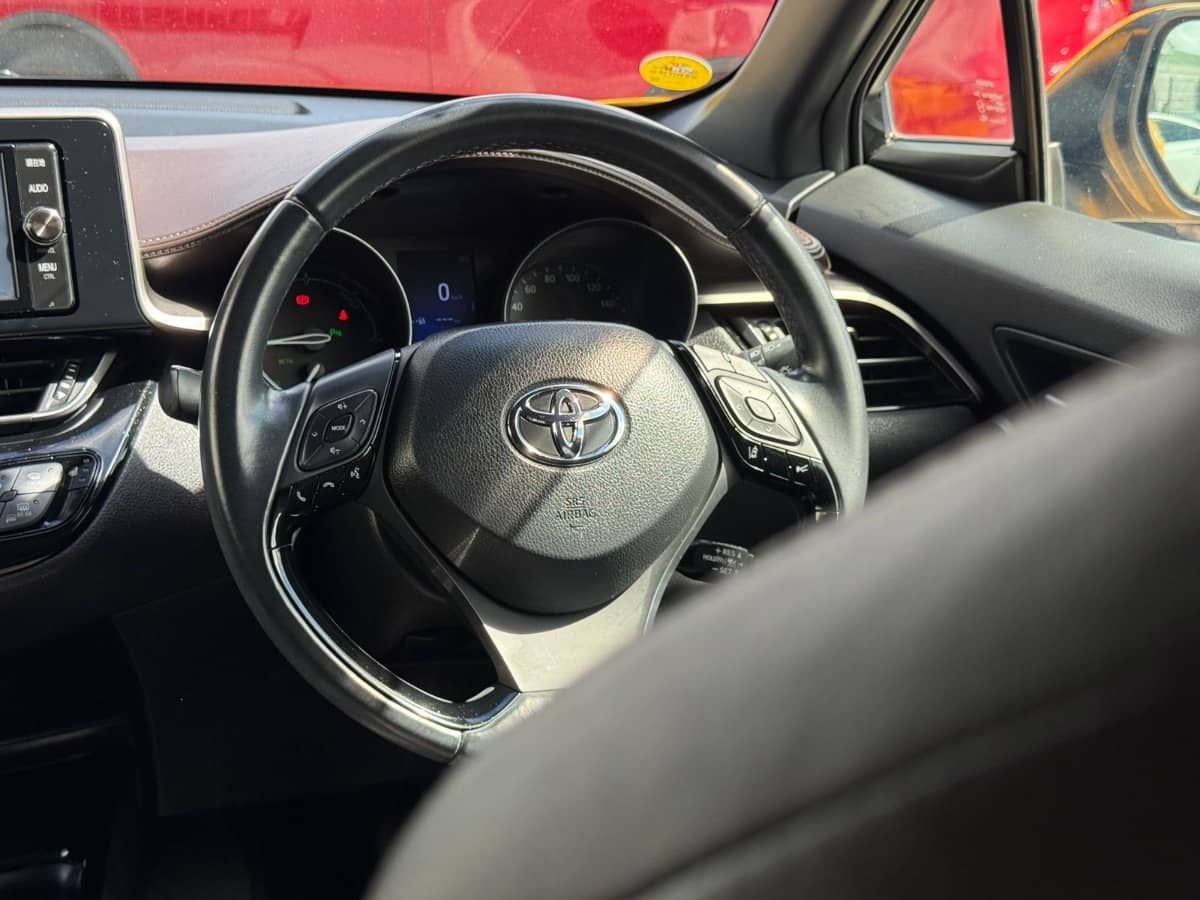 2017 Toyota C-HR photo 11