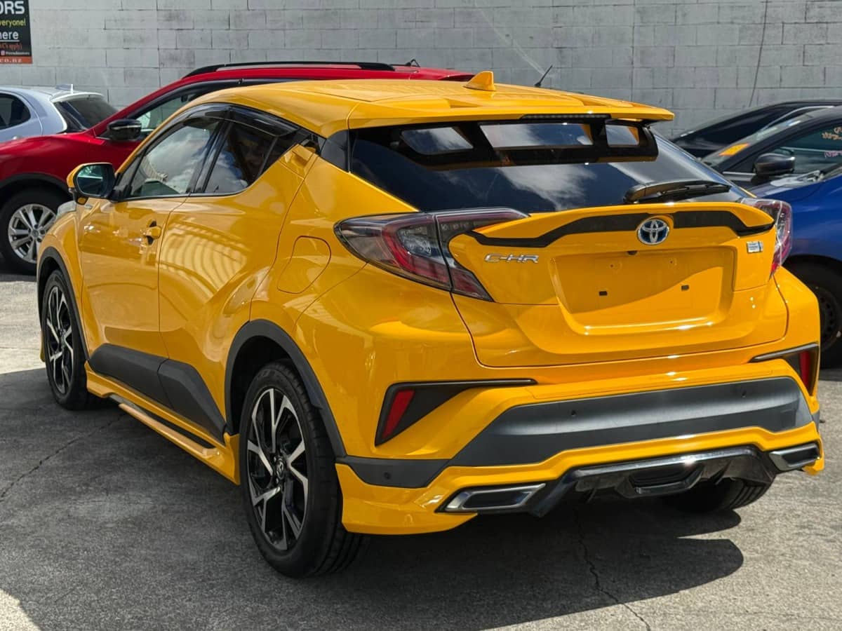 2017 Toyota C-HR photo 4