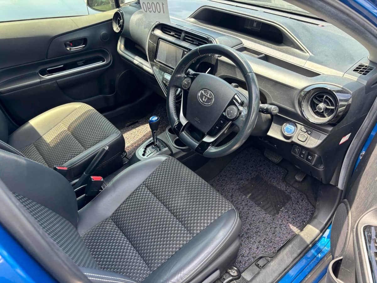 2017 Toyota Aqua photo 3