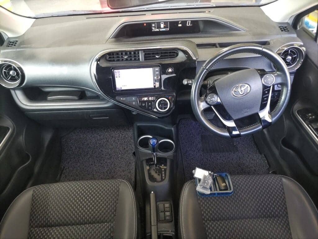 2017 Toyota Aqua photo 4