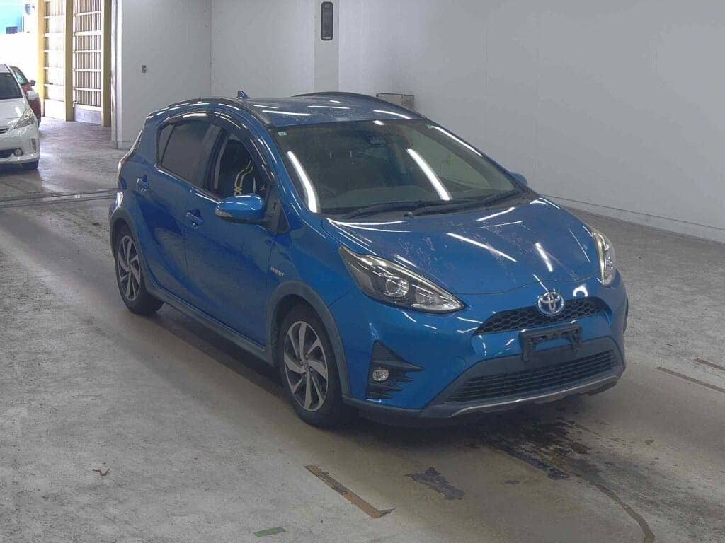 2017 Toyota Aqua photo 1