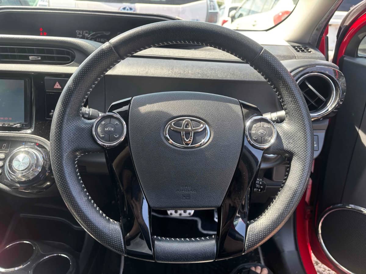 2015 Toyota Aqua photo 8