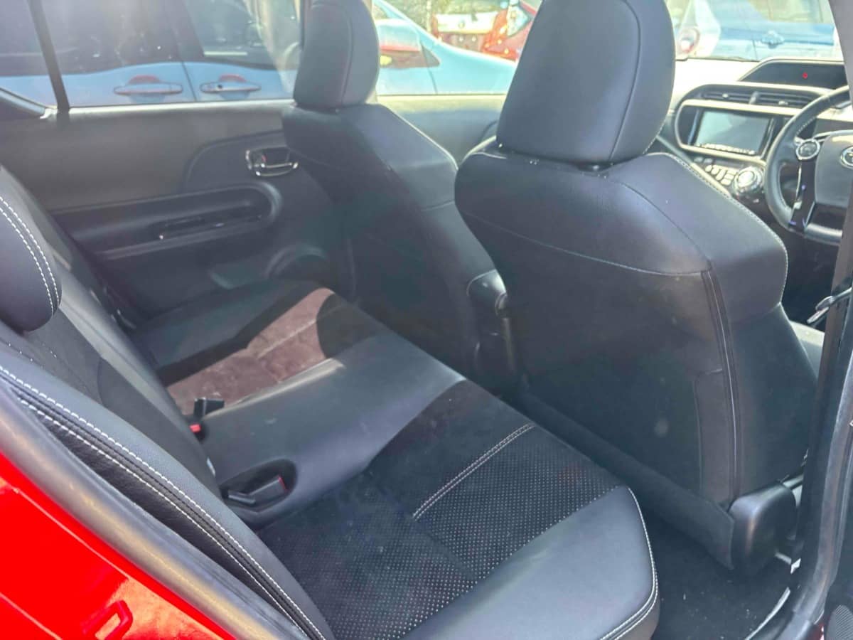 2015 Toyota Aqua photo 4