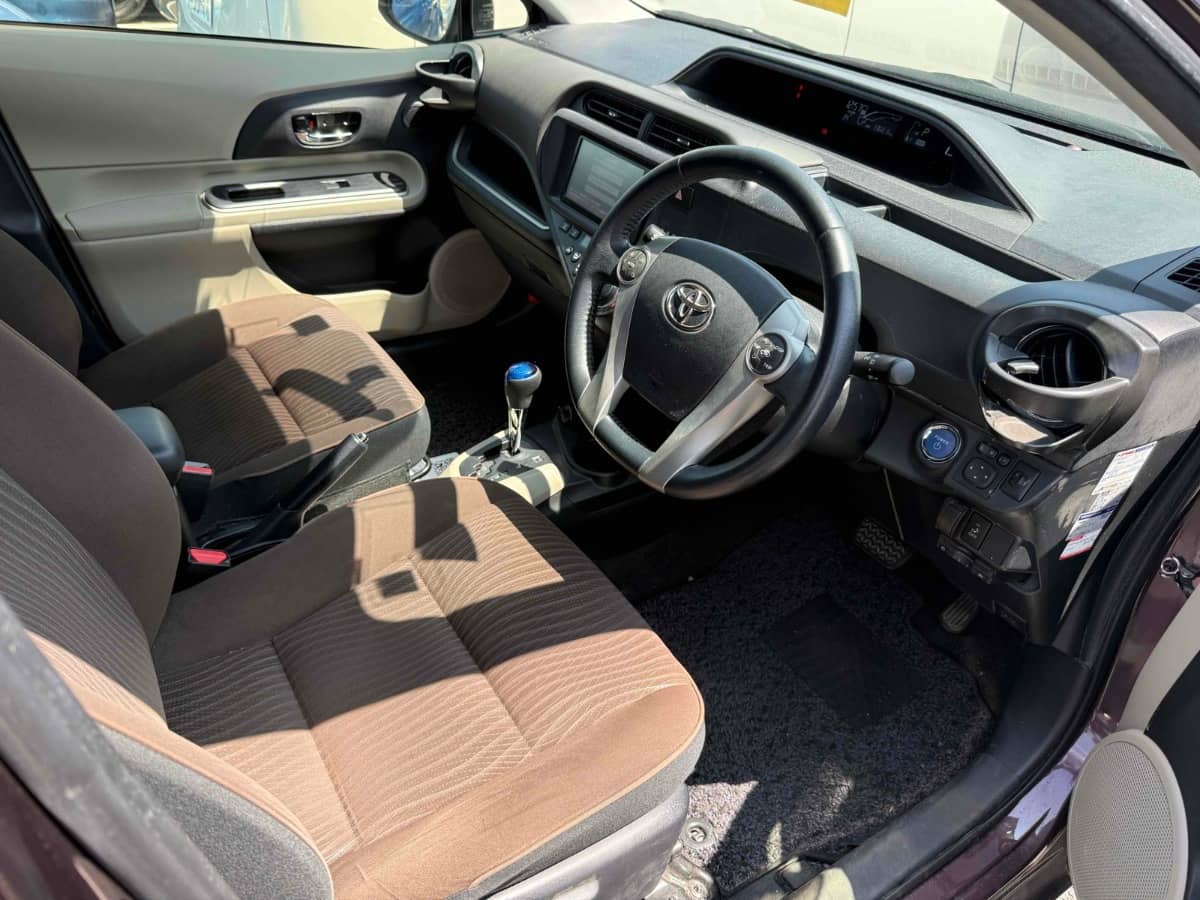 2013 Toyota Aqua photo 3