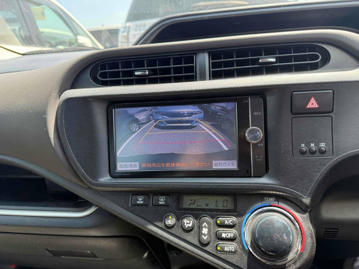2013 Toyota Aqua photo 5