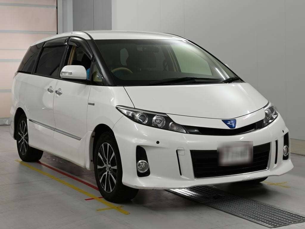 2015 Toyota Estima photo 3
