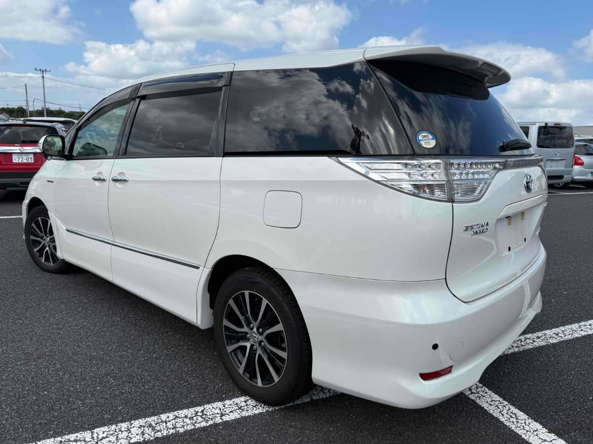 2015 Toyota Estima photo 11