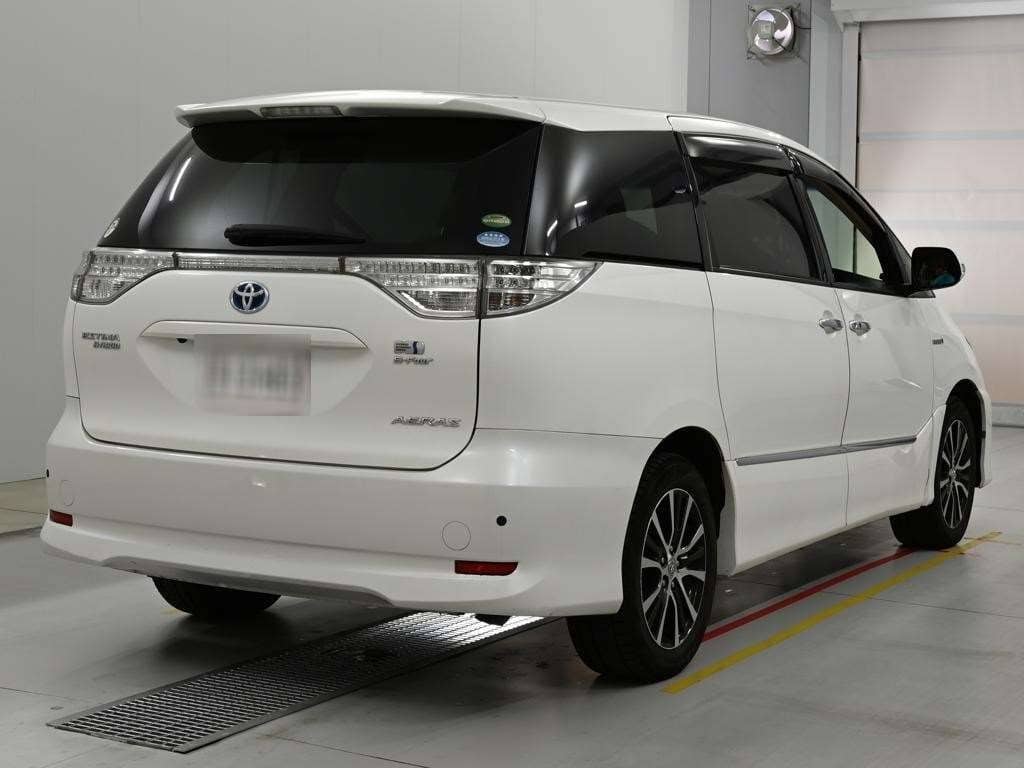 2015 Toyota Estima photo 5