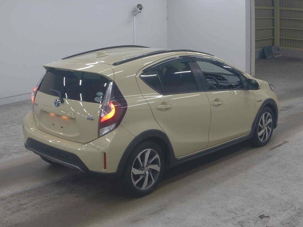 2019 Toyota Aqua photo 3