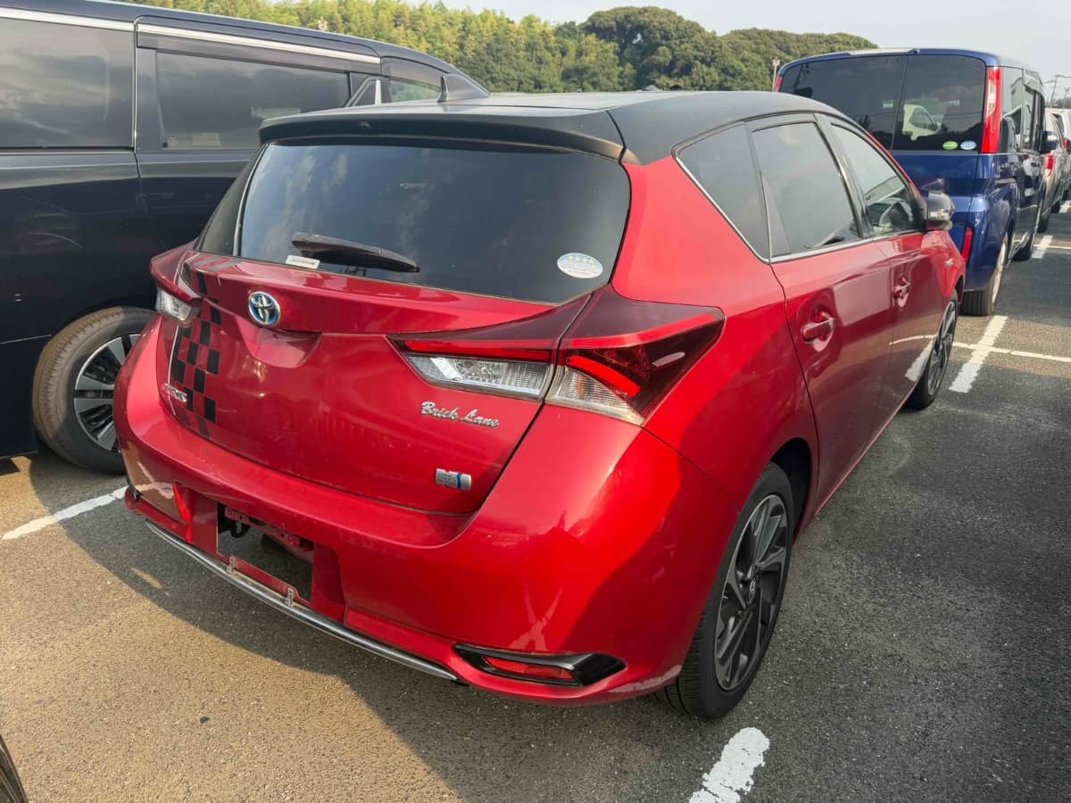 2016 Toyota Auris photo 2