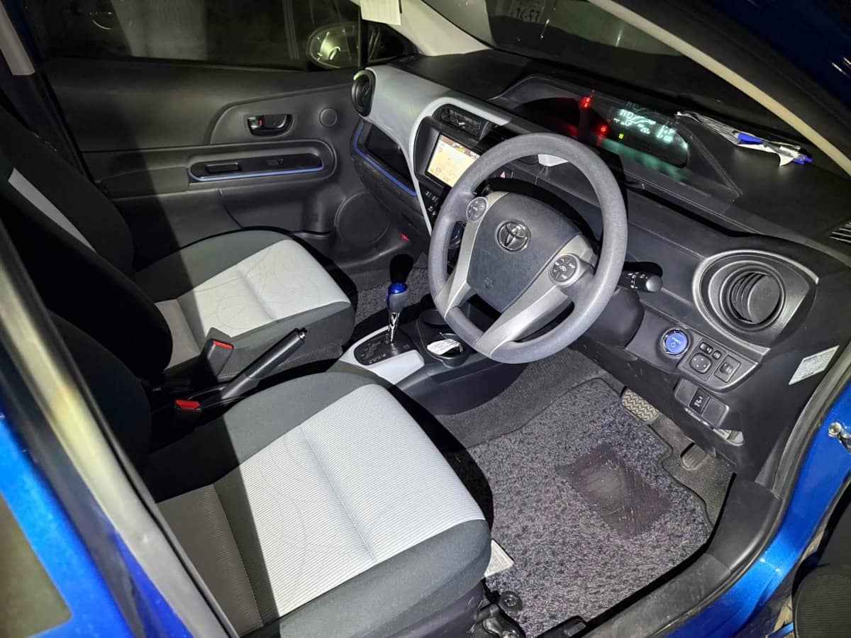 2014 Toyota Aqua photo 5