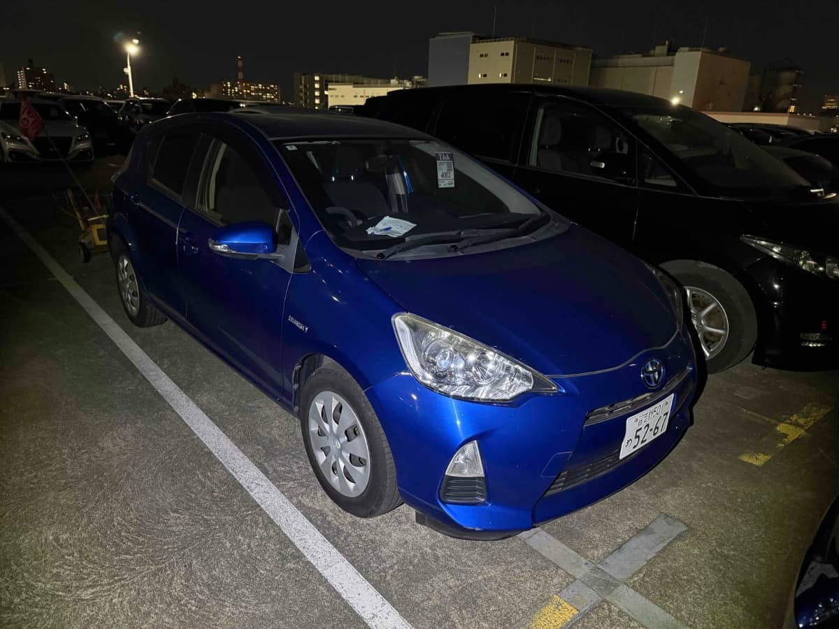 2014 Toyota Aqua photo 3