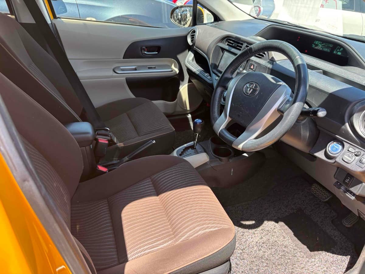 2013 Toyota Aqua photo 6