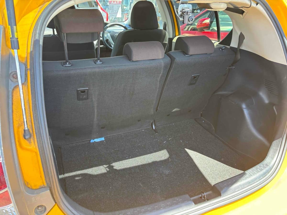 2013 Toyota Aqua photo 9