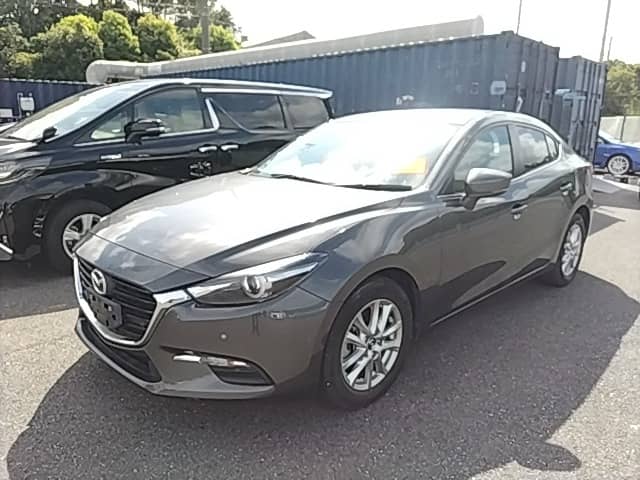 2016 Mazda Axela photo 1