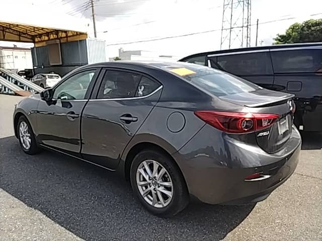 2016 Mazda Axela photo 4