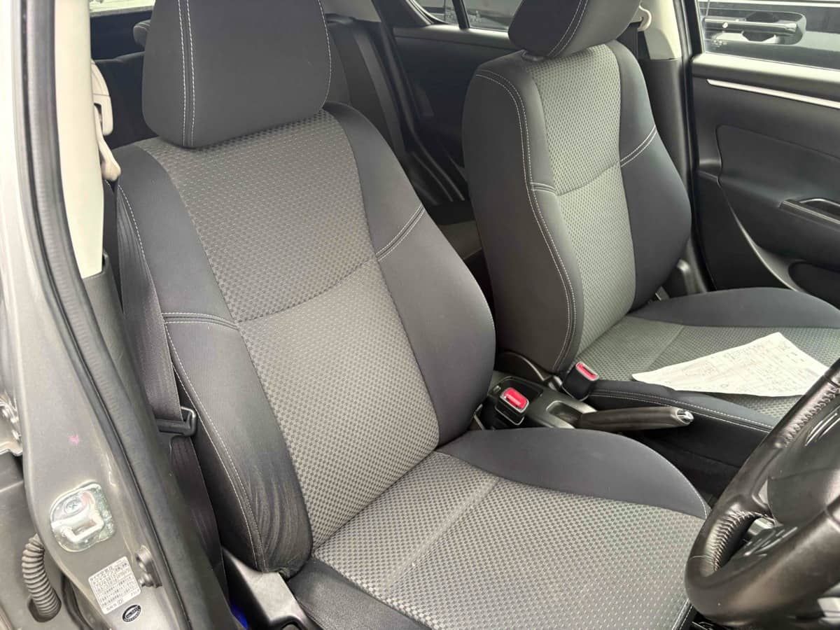 2014 Suzuki Swift photo 3