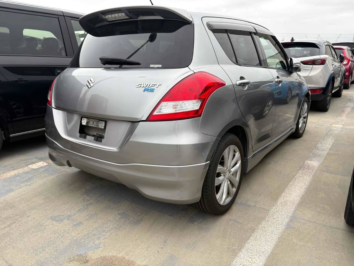 2014 Suzuki Swift photo 2