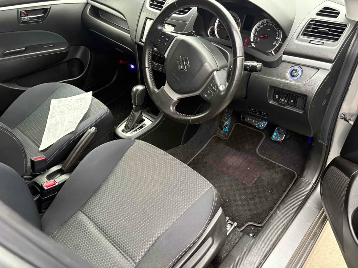 2014 Suzuki Swift photo 4